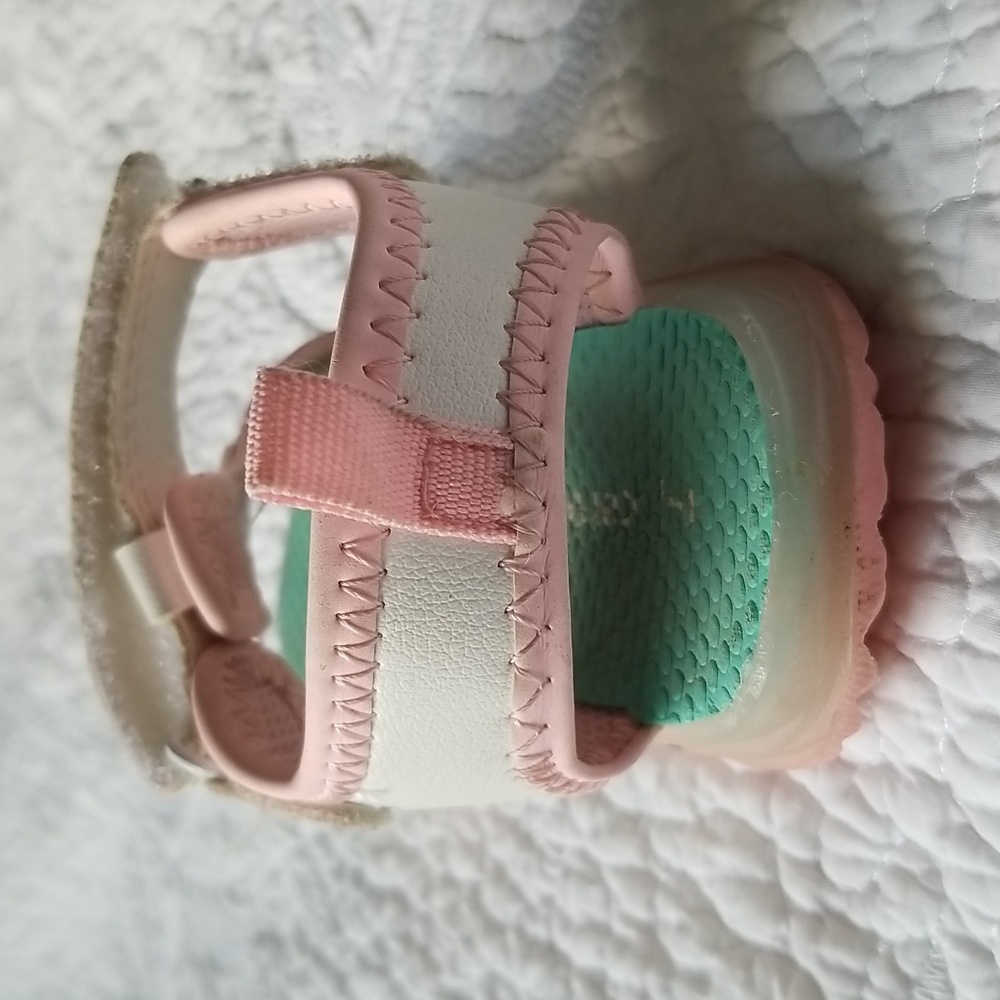 LIGHT-UP UNICORN SANDALS - Picture 5 of 10